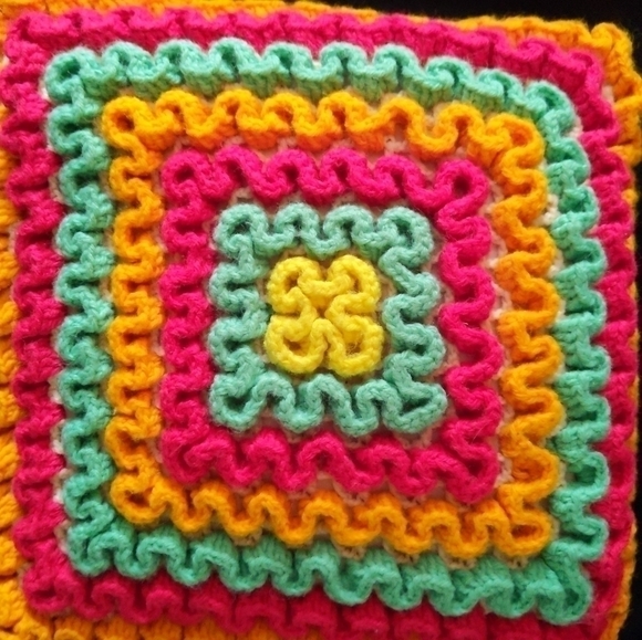 SQUIGGLE Crocheted Pillow Very 😎 - Picture 3 of 3